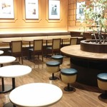 サンマルクカフェ - 休日昼間でこんな状態。ガラガラです(さすがビジネス街☆)