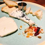 チンクエ イカリヤ - チーズ3種盛