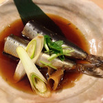 寿司屋 辰 - 煮魚（鰯）。脂がのってます。