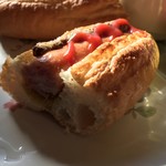 ツエルク - ホットドッグはフランスパン仕様
