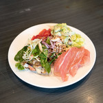 BLUE BUTCHER - サラダビュッフェも貪欲に行きます