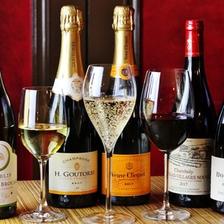 We have a selection of carefully selected wines from around the world. Enjoy pairing too.