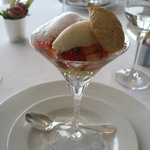 オテル・ド・ヨシノ - 貴志川産イチゴパフェ