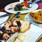 バレーナ - エスカルゴのオリーブオイルでガーリックトースト