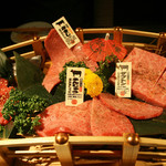 飛び牛出汁焼肉 舌賛 - 