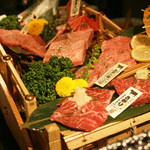 飛び牛出汁焼肉 舌賛 - 