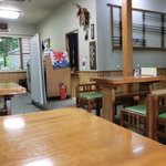 新鶯亭 - 新鶯亭 店内