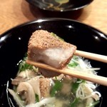 はなれ 味重 - お椀の中には、海老芋が。