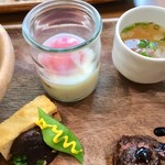 ケヤキカフェ - エッグスラット、スープ、玉子焼き、椎茸、サヤエンドウ