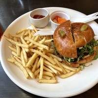 ウルフギャング・パック カフェ 愛知芸術文化センター店 - 
