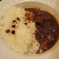 和牛熟成牛とシチリアワイン せいとう 本店 - ランチ　日本橋カレー　スープサラダ付　\1000