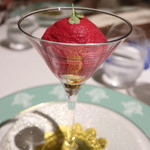 アミューズブーシュ　冷製ボルシチ