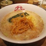 九十九ラーメン - ラーメン（もやし、ねぎ、ゴマ投入後）