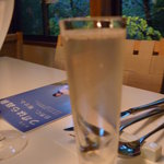 フォレスト イン ボン - レモンリキュール　　ウォッカ　　ジンジャエール