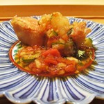 寿しの吉乃 - 金目鯛の竜田揚げ：オクラ と トマトの黒酢餡。