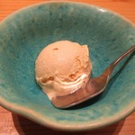 寿しの吉乃 - デザートは、珈琲の香るアイスクリームでした。