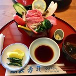 割烹　若鮨 - 私の「ローストビーフ丼 税込¥1000」です！！