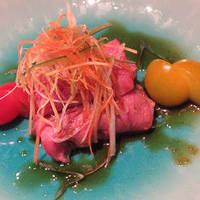 日本料理 旬彩 - 進肴　和牛雲丹包み　五色野菜　赤黄ミニトマト。