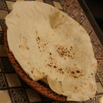 アラビアレストラン　ゼノビア - 前菜盛り合わせ（１，６００円）の『ジャバティ』２０１７年１１月