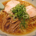 具はチャーシュー・メンマ・ネギとシンプル♪