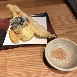 長崎県対馬市美津島町 しろや -