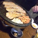 豚パパ - 店員さんがひっくり返してくれます