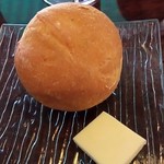 レストラン オネット - 自家製パンも美味しい！
            お料理に合うの(*^^)v
