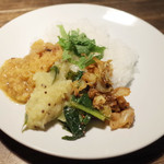 スパイスカフェ - カレー1種(1100円)の副菜4種、ライス