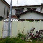 JMZ - バックヤード前。パーキングスペースがあります。