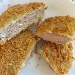 かつサンド工房 PANTON - 一口ヒレかつ+手ごねかつアップ(撮影・ウサ子ちゃん)【料理】【料