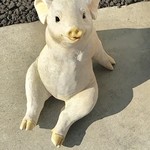 かつサンド工房 PANTON - あの芸人さんに似た外にいる豚ちゃん(笑)【外観】 