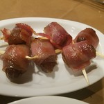 ティオ・ダンジョウ - 生ハムを巻いたナツメグの実　なかなか美味しい