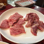 炭火焼 焼とり・焼肉 大吉 - ロースと馬カルビ