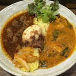SPICY CURRY 魯珈 - 2種(ラム、九条ねぎと塩鯖のミーンモーリー)、るうろう煮玉子