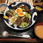 ナンクルナイサ　きばいやんせー - ラフティー丼