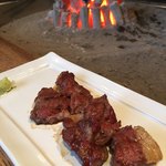 柳家 - 熊肉の肩ロース炭火焼き　山葵添え