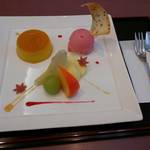 デザートの盛り合わせ。