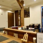 和Dining 三十 - カウンターはL字型