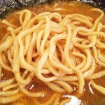 横浜ラーメンとんこつ家 - 麺は四之宮だけど、ちょうどいい太さ。