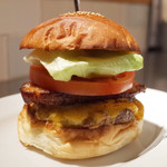 No.18ダイニングバー - 自家製ベーコンチーズバーガー(1600円)