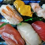 魚きん - 握り寿司（上・左・アップ）