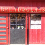 ベーカリー ブレッド ＆ グラス - この日は定休日でしたが、可愛らしい外観のお店に期待が高鳴ります…