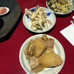 旬菜湯宿 大忠 - おばんざいから。肉じゃが、ごぼうの唐揚げ。