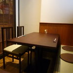 馳走　かく田 - ＜2011年5月＞シックな店内　BGMはジャズ♪
