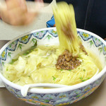 中国大明火鍋城 - ワンタン麺