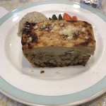 スパルタ - パスティチョ・挽肉パスタの重ね焼き。
      サラダとスープをつけて税込700円。
      美味し。