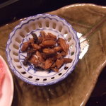 素材屋 - 蜂の子。