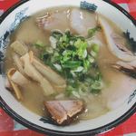 萬楽 - チャーシュー麺