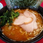 ラーメン 杉田家 - 鶏油も厚みがあります