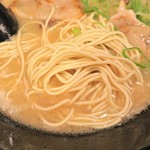 元祖博多 中洲屋台ラーメン　一竜 - 麺（バリカタ）